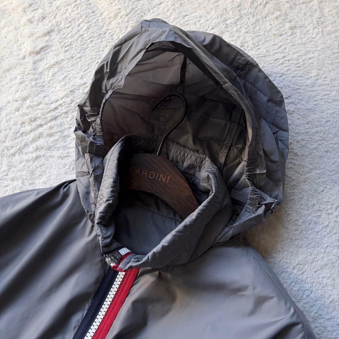 【美品】モンクレール ナイロンジャケット ロゴワッペン トリコロール グレー M