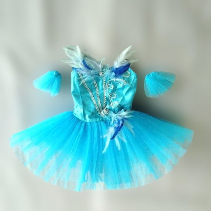 バレエ　シルビア製5号　水色クラシックチュチュ　髪飾り、袖付2着まとめ