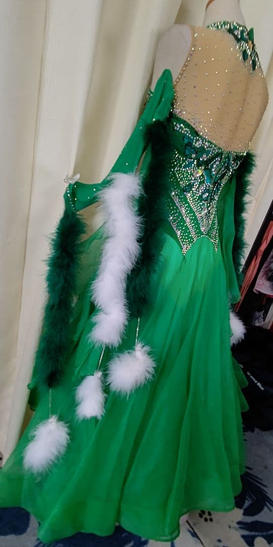 社交ダンスドレス！Gentil社スタンダードドレス！グリーン！