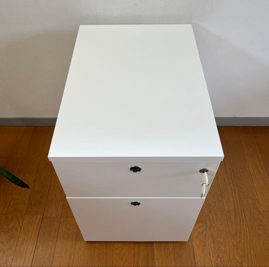 未使用品　イタリア ファントーニ　サイドキャビネット　8.3万　ワゴン　モダン