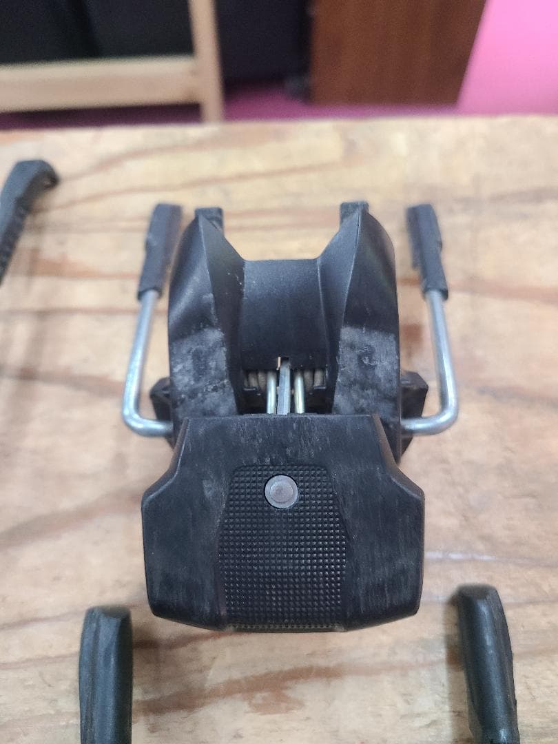 スキーブレーキの交換部品各種 x16