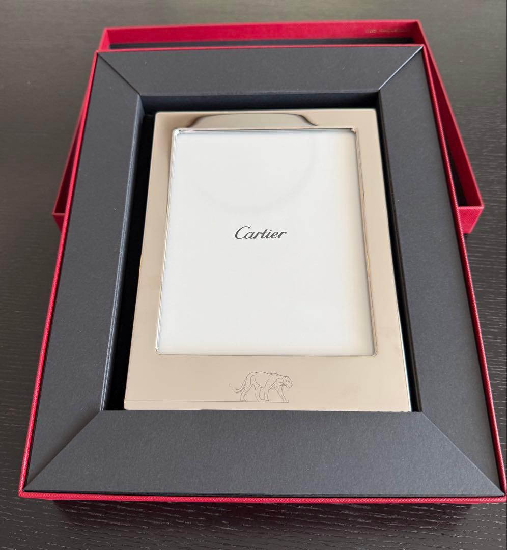Cartier シルバー写真額縁 トラの彫刻付き