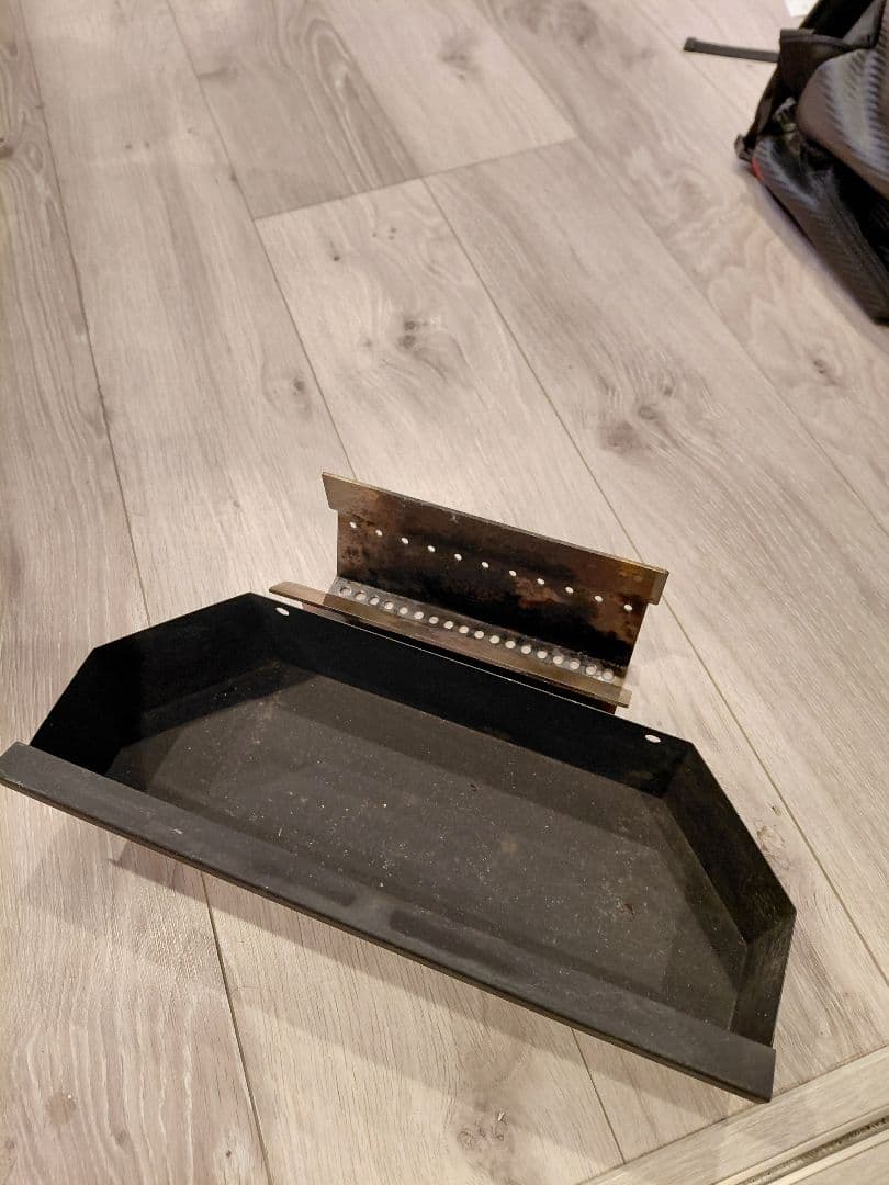 トヨトミ　密閉式ペレットストーブ　muumuu PE-8