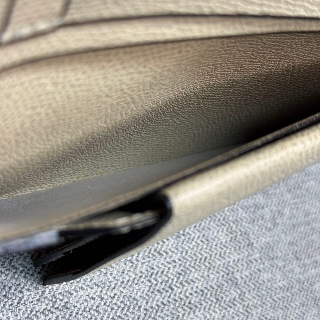 ヴァレクストラ パスポートケース 6カード トラベルドキュメントホルダー