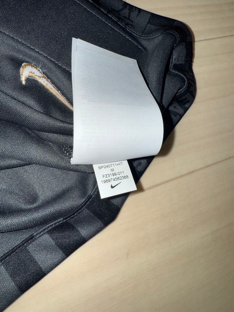 レブロン・ジェームズ × リヴァプールFC コラボユニフォーム