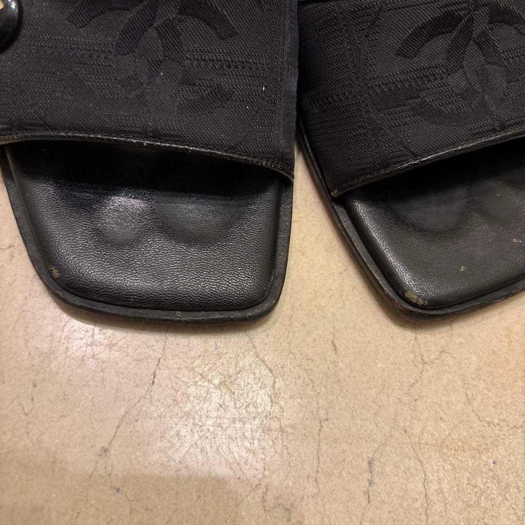 CHANEL ニュートラベルライン ミュール 金ココマーク 黒