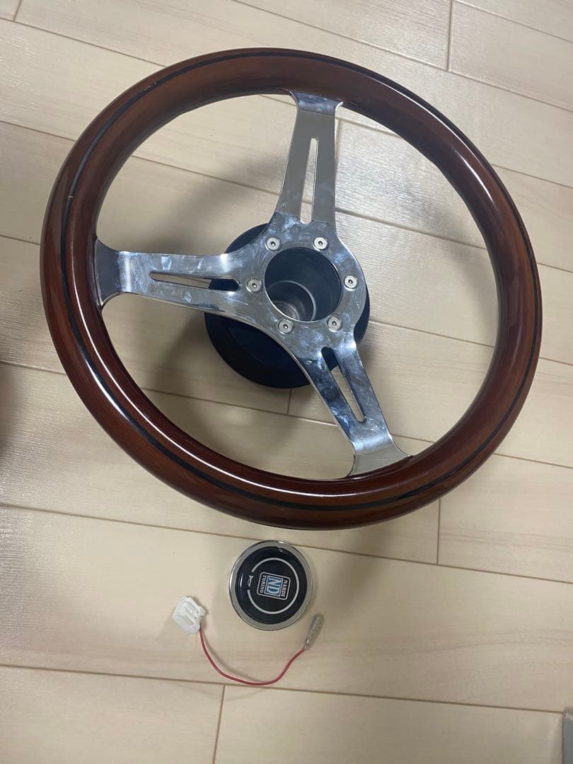 ウッドステアリング　da64w ステアリングボス付き 33φ 即購入可能。