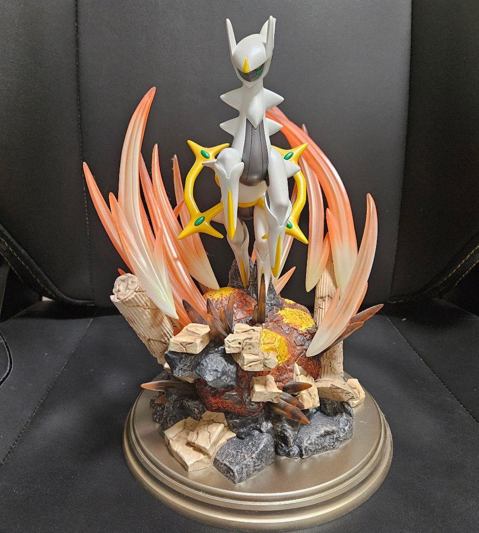 ポケモンセンター限定 アルセウス フィギュア 美品