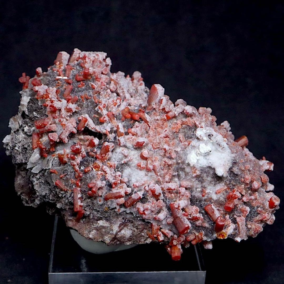 褐鉛鉱 バナジン鉛鉱 バナジナイト 119.8g VND087天然石 原石