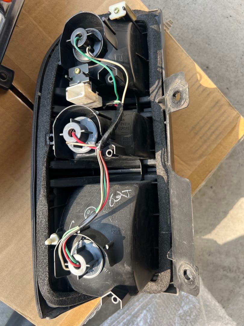 95プラド　テールランプ