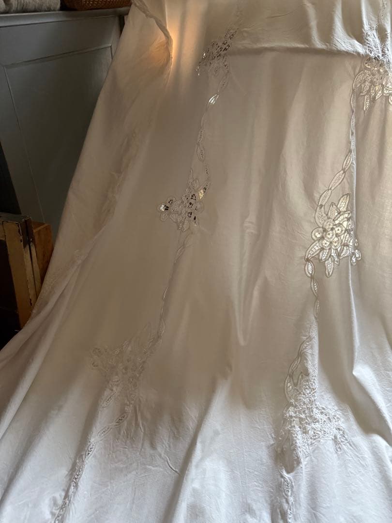 SALE❣️フランスアンティークஐ⋆* ふんわりバテンレースの花刺繍シーツ