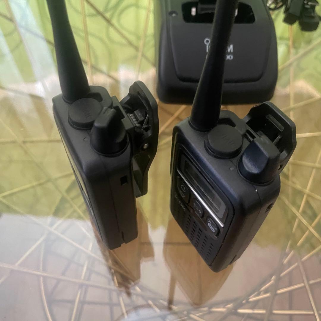 iCOM トランシーバー　IC-4300 BC-200充電器セット　バッテリー