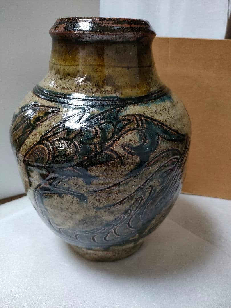 やちむん金城次郎　壺　 魚紋（5）＋海老魚紋（3）計８　希少品　高さ 28cm