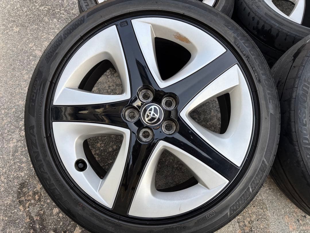 トヨタ 50プリウス純正ツーリング　S17インチ タイヤホイールセット