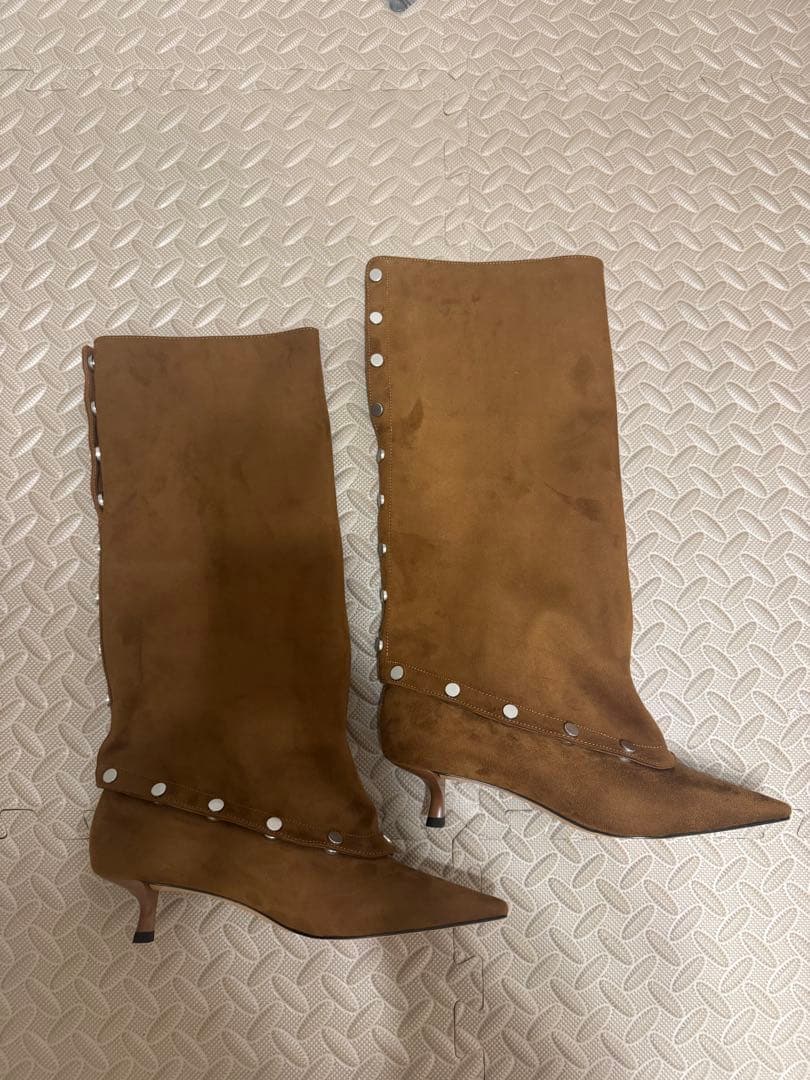 【CHARLES & KEITH】 ガエル スタッズツーピースロングブーツ