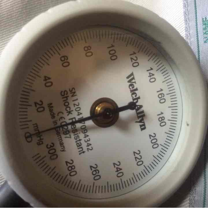 医療者用。血圧計。