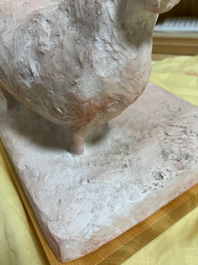 神戸峰男 作 「羊の親子」 陶彫刻