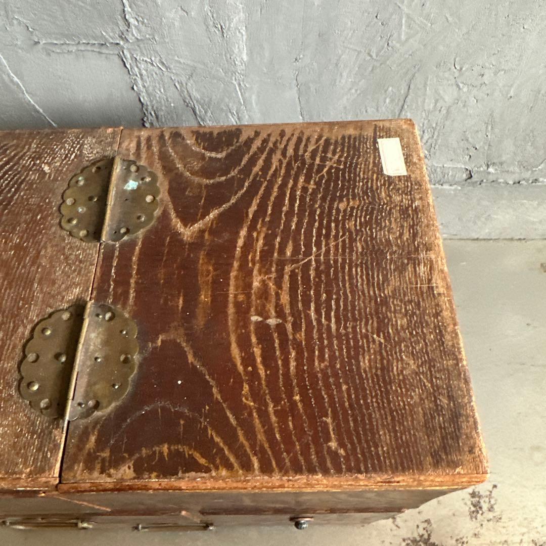 とても味のある裁縫箱ヴィンテージ　木製箪笥 収納に！