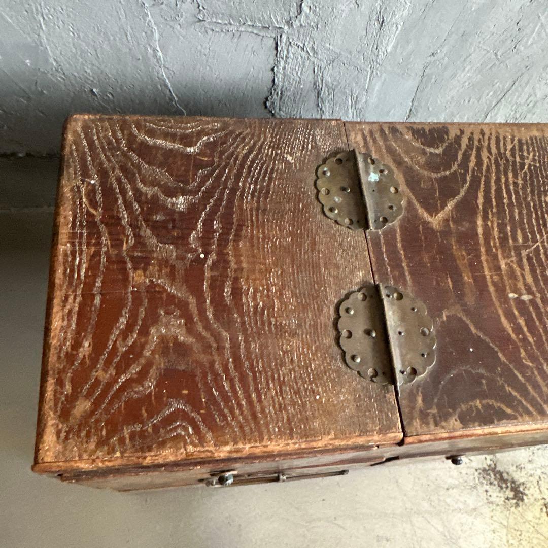 とても味のある裁縫箱ヴィンテージ　木製箪笥 収納に！