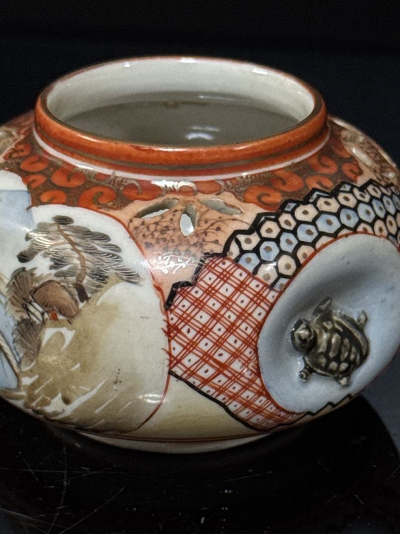 明治期 九谷焼 細密赤絵錦 窓絵亀人物図 盃台 酒器