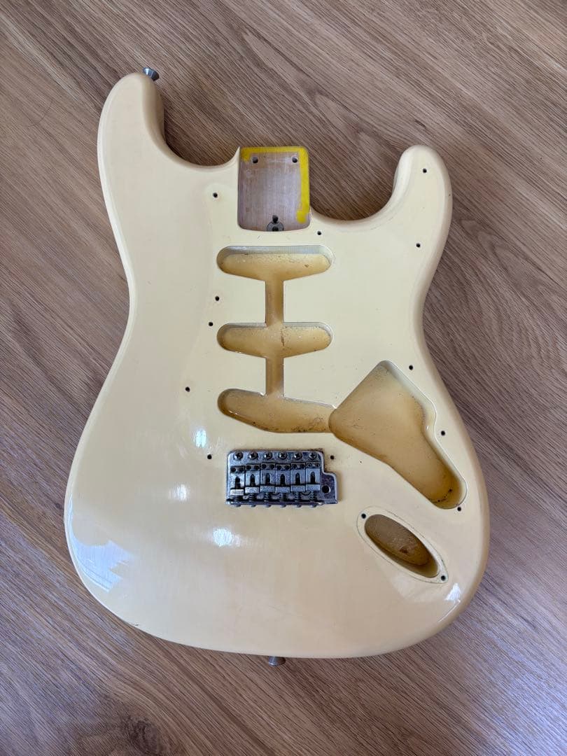 Fender Japan stratocaster st72-sc ボディ