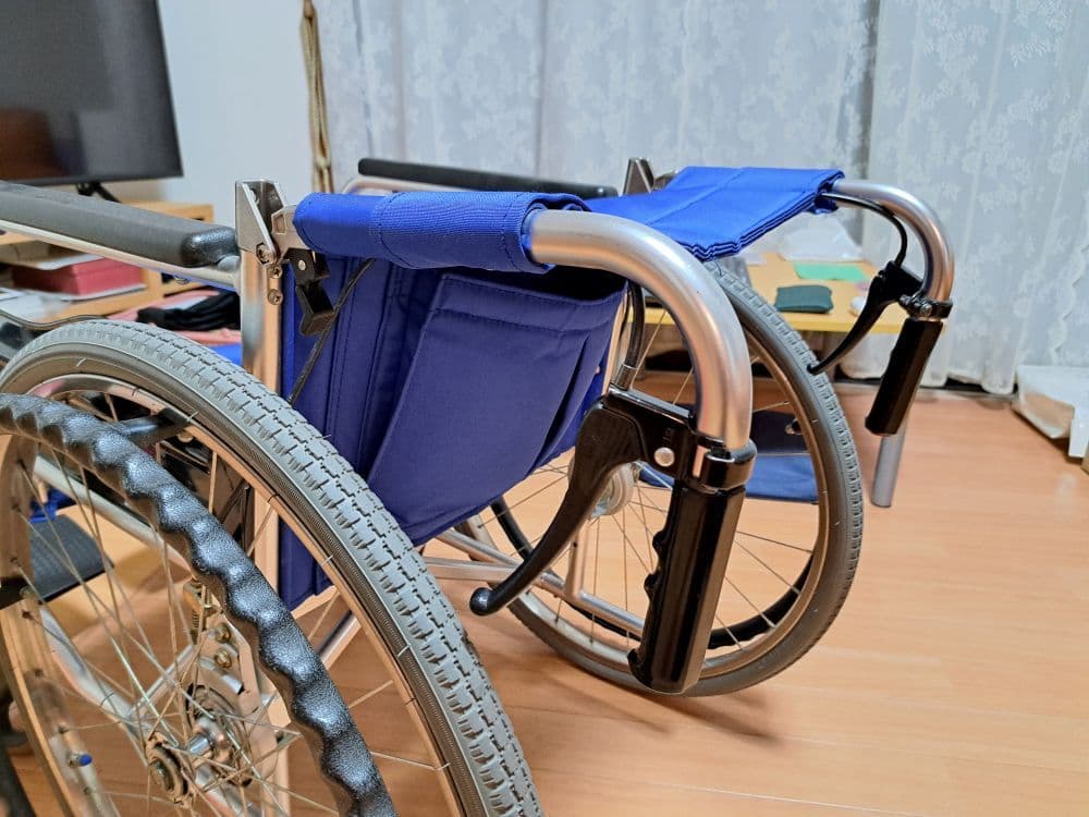 【引取り限定/近場は送料要相談】国産メーカー MATSUNAGA製 折畳車椅子