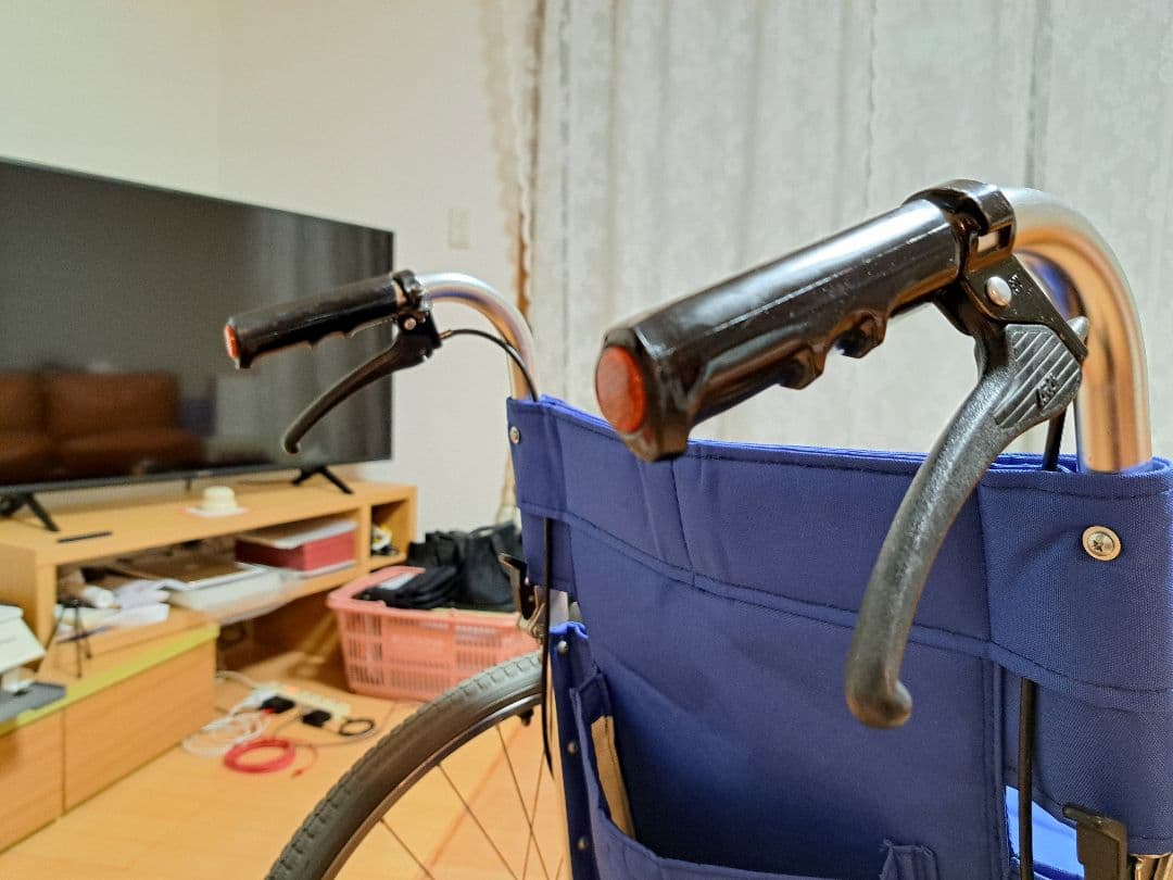 【引取り限定/近場は送料要相談】国産メーカー MATSUNAGA製 折畳車椅子