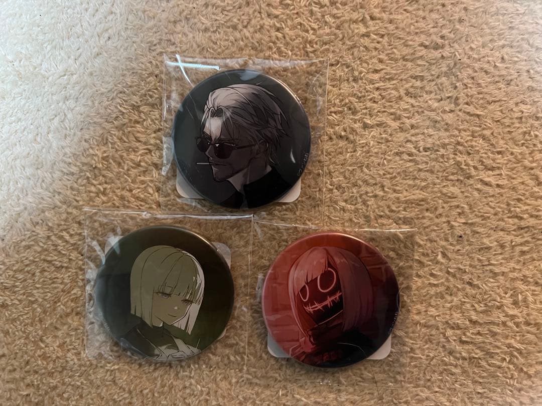 ヴァンねねくじランド アクリルブロック、箔押しコレクションカード、缶バッジ