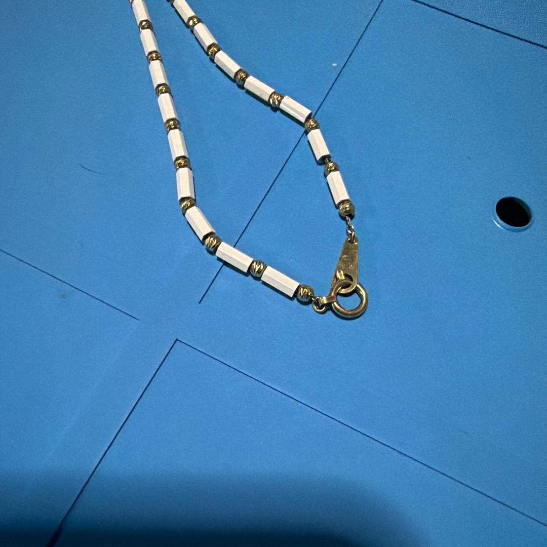 ホワイトゴールドトーンネックレス