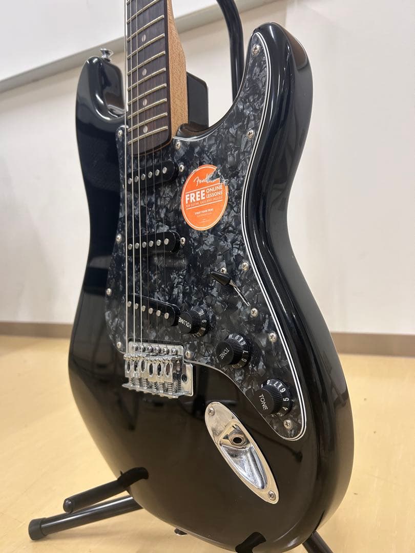 Squier ギター本体　ギタースタンド＋保証書付き 正規店購入
