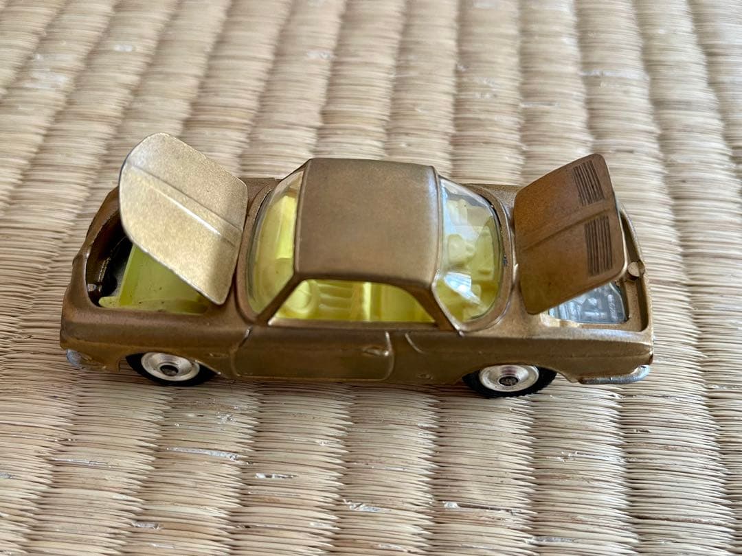 ミニカー Corgi Toys Volkswagen 1500 Karmann Ghia