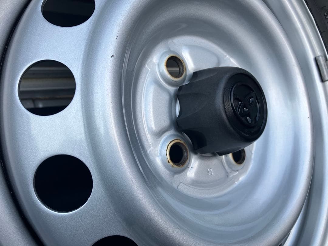 プロボックス 純正ホイール＋ちょい太スタッドレスタイヤ 純正キャップ付き