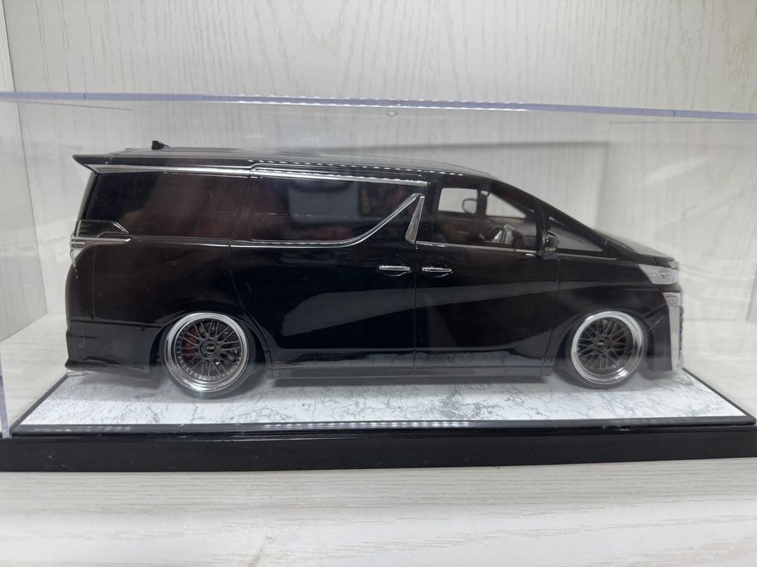 イグニッションモデル　1/18 ヴェルファイア