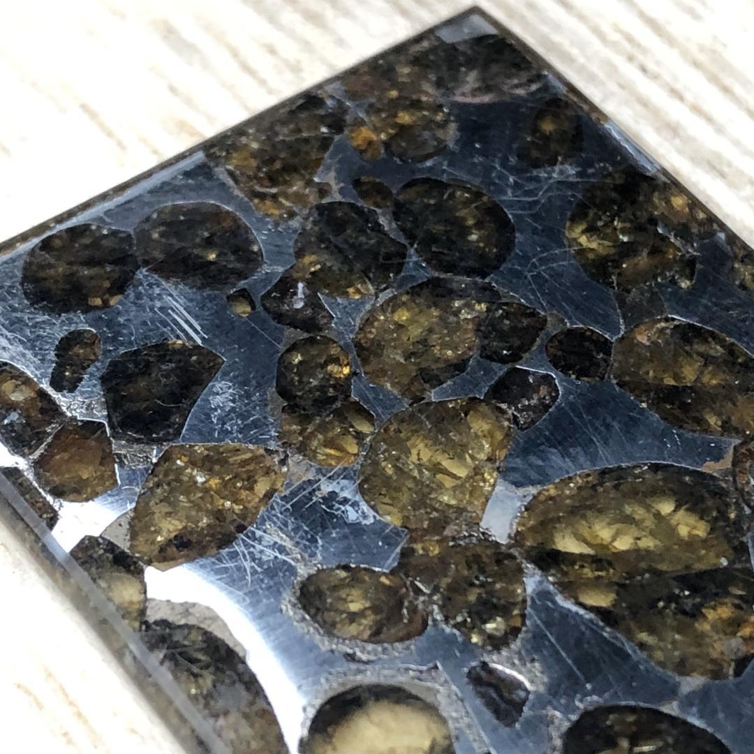 R*y様 パラサイト隕石 隕石　石鉄隕石　セリコ隕石 美品　重さ約7ｇ　ケース付