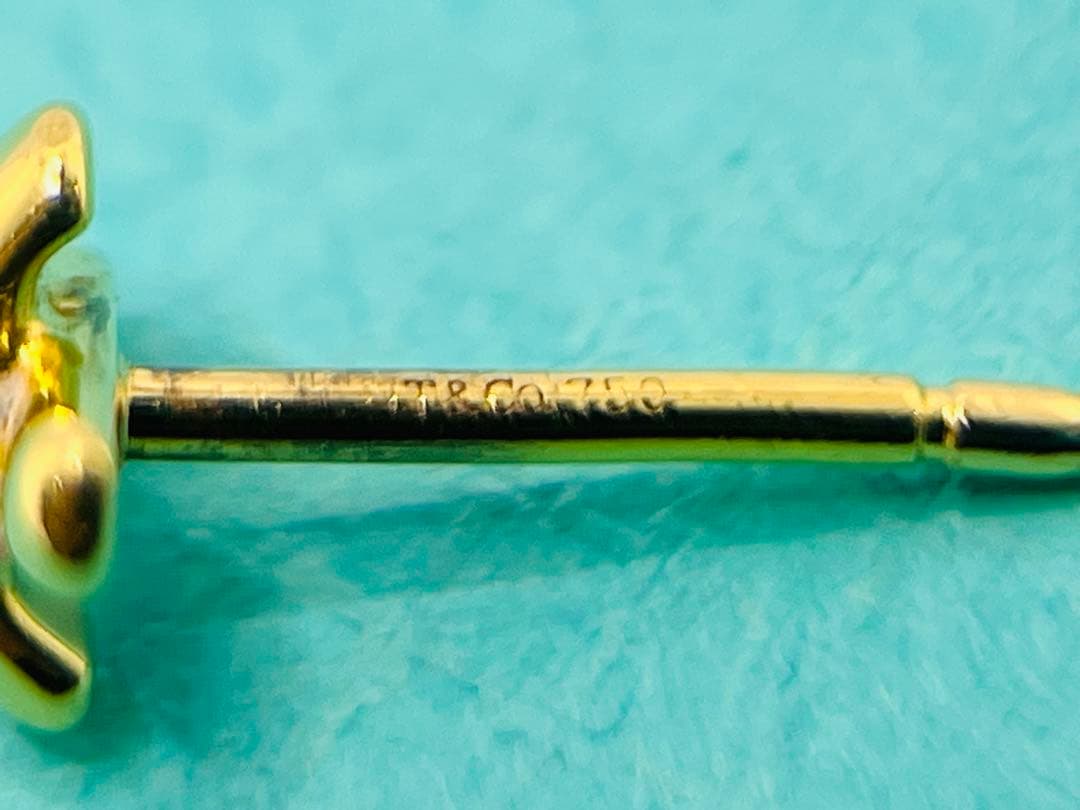 c920 ティファニー　クロス　ステッチ　AU750 k18 YG ピアス　片耳