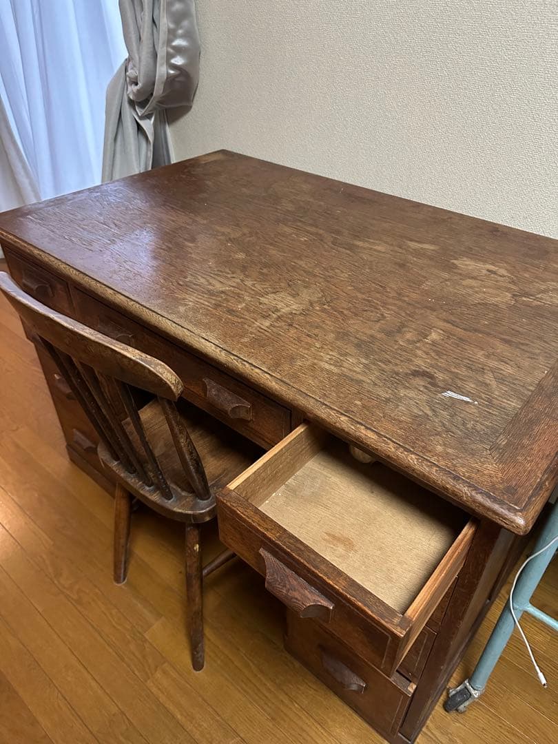 大幅値下げ！　細工が細やかなアンティーク　机
