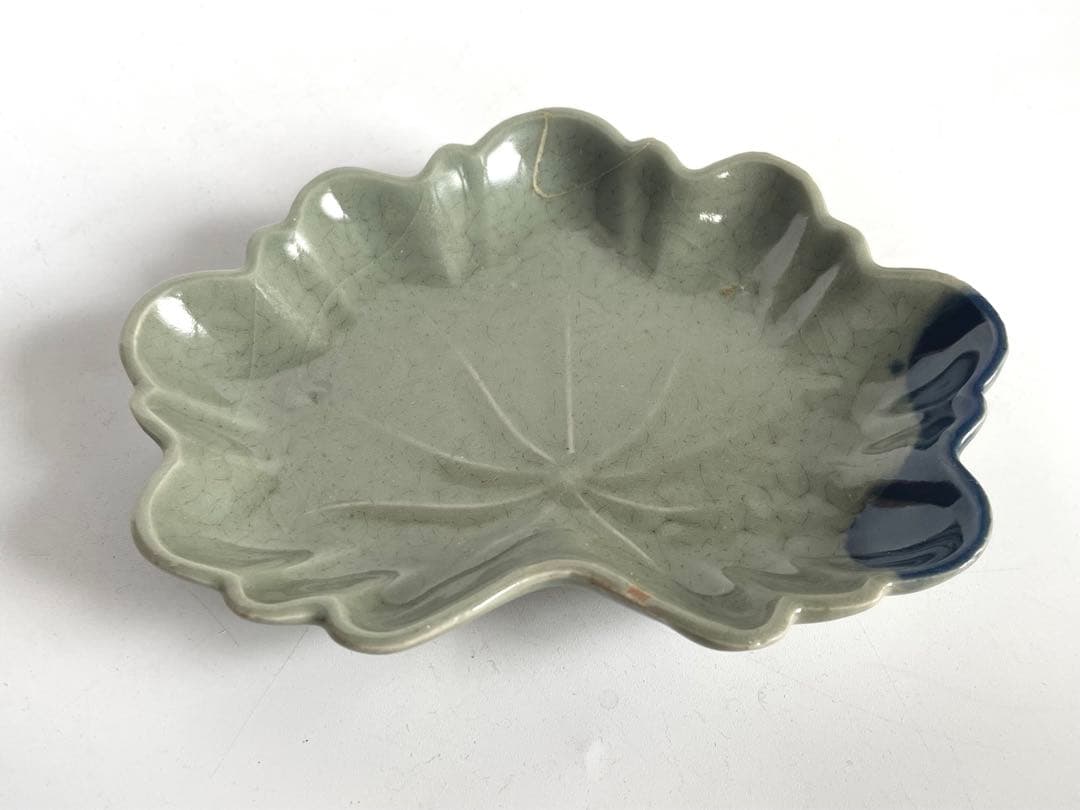 骨董　アンティーク　古九谷青磁　青磁瑠璃釉 葉文 葉形小皿　変形皿　向付