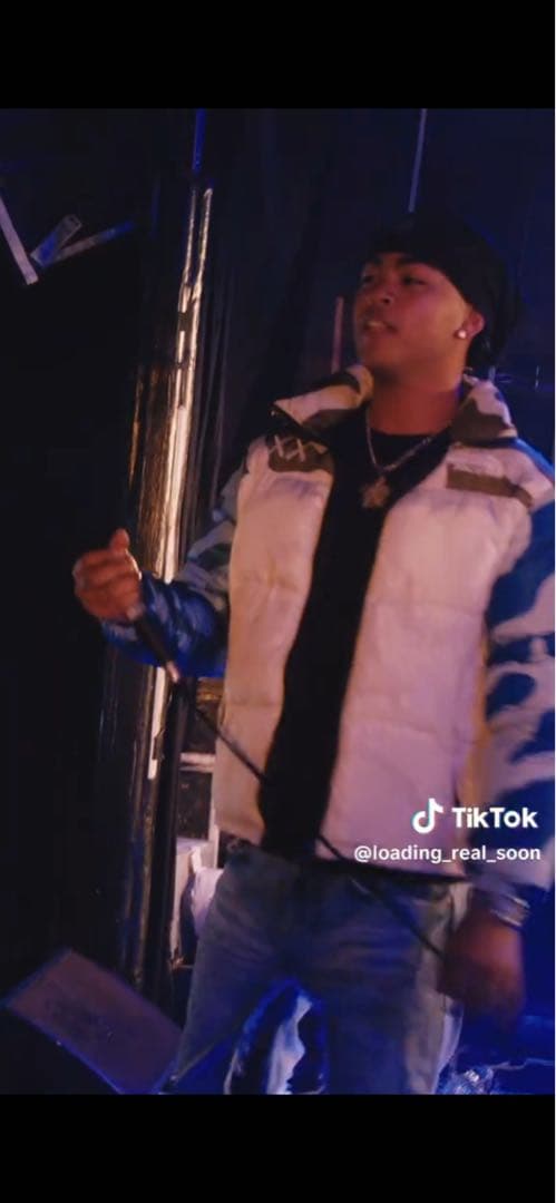 KAWS×ヌプシ Sサイズ