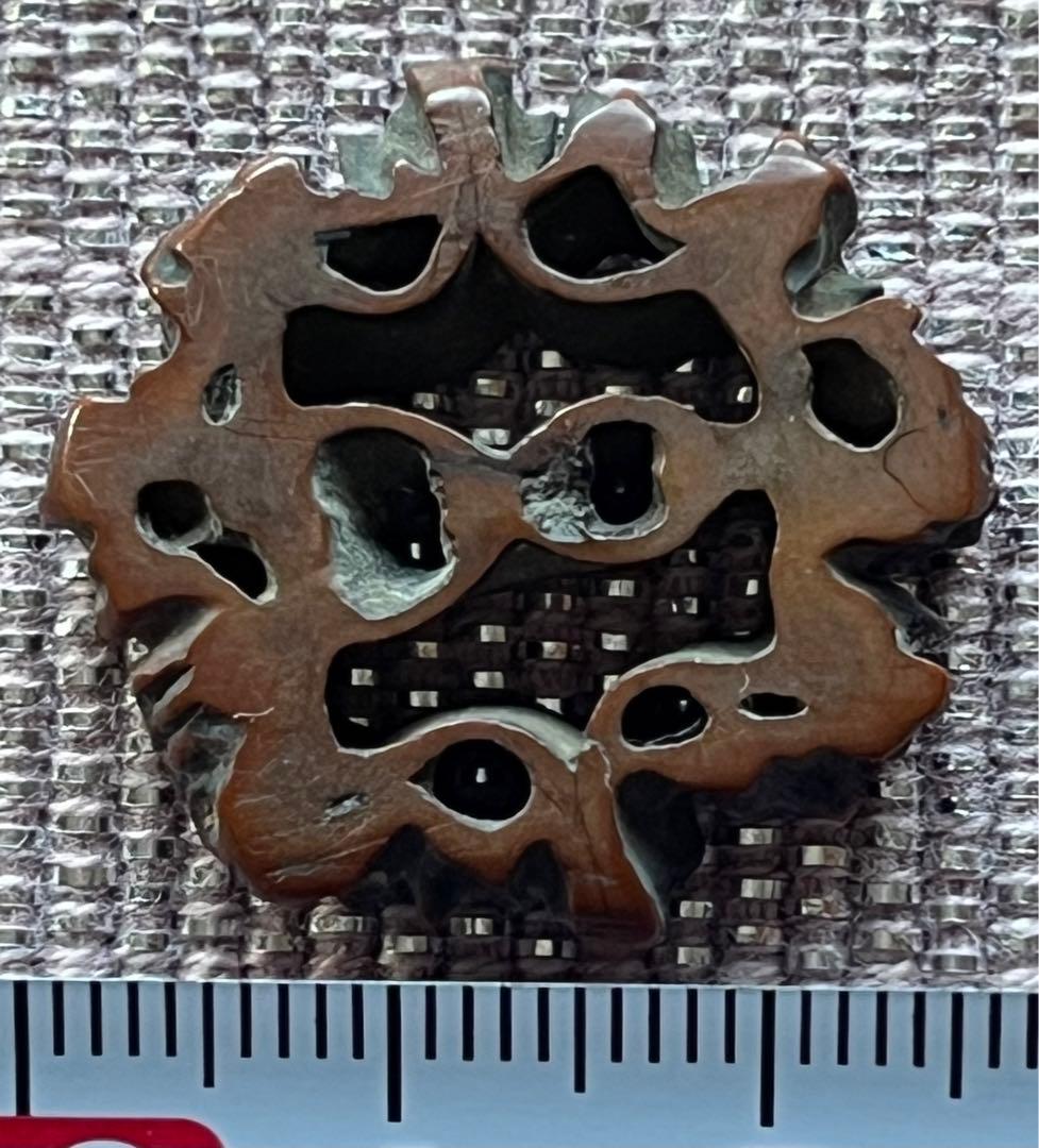 時代物　提げ物 6点　煙草入れ 煙管入れ 桃核 骨彫り 彫刻 アンティーク 古玩