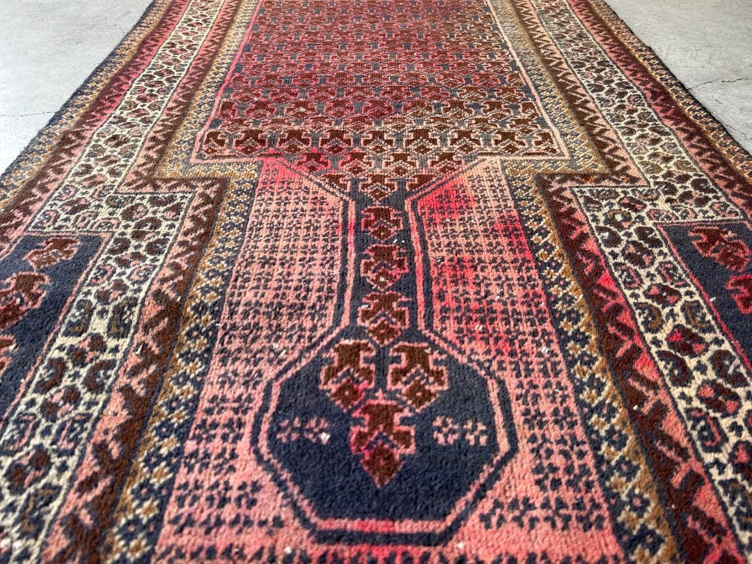 【Vintage rug】138 × 81｜アシンメトリー ヴィンテージラグ