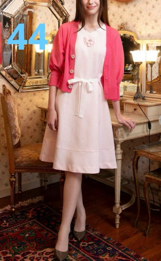 スーパービューティー☆44☆新品タグ付きお花レースとコサージュの可愛いワンピース