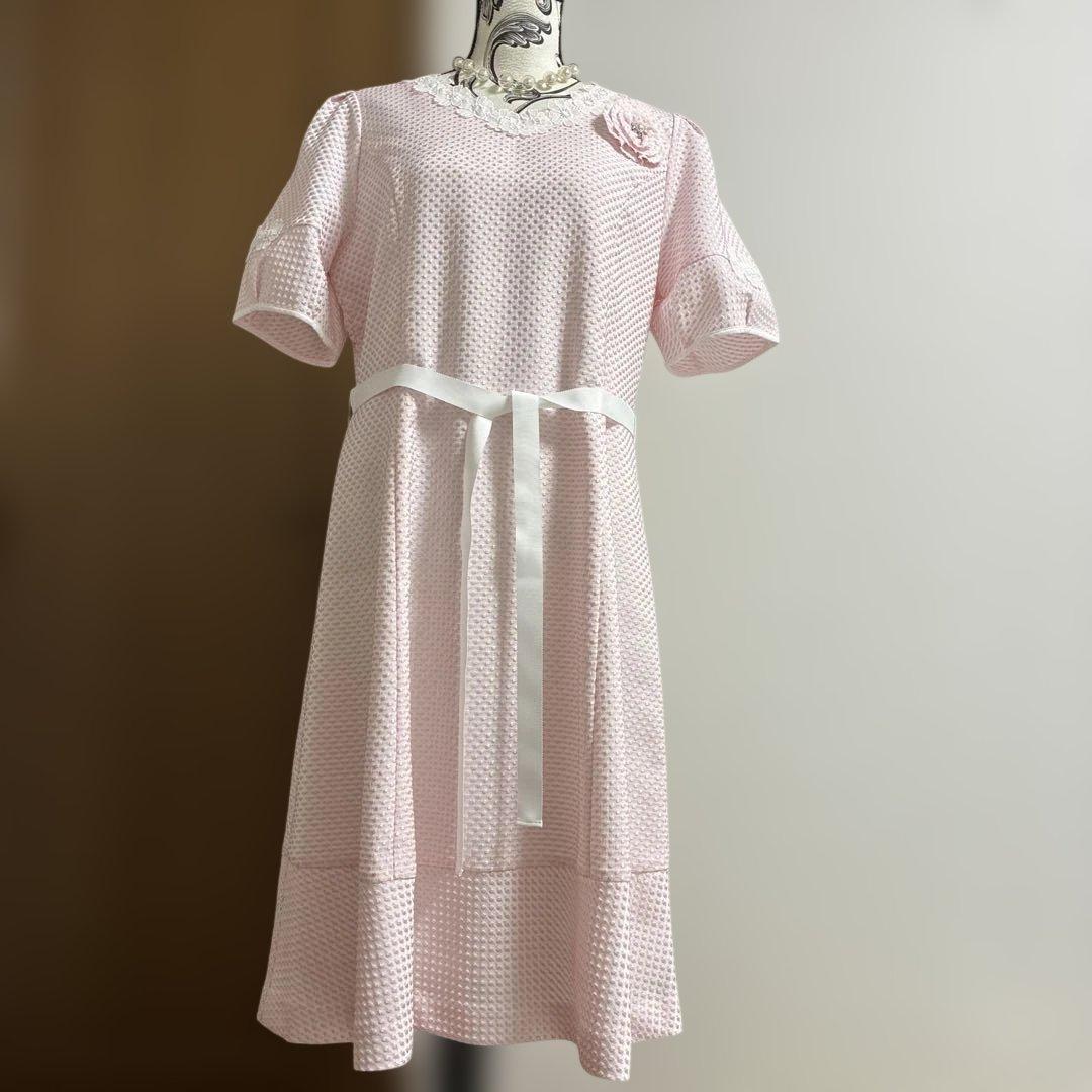 スーパービューティー☆44☆新品タグ付きお花レースとコサージュの可愛いワンピース