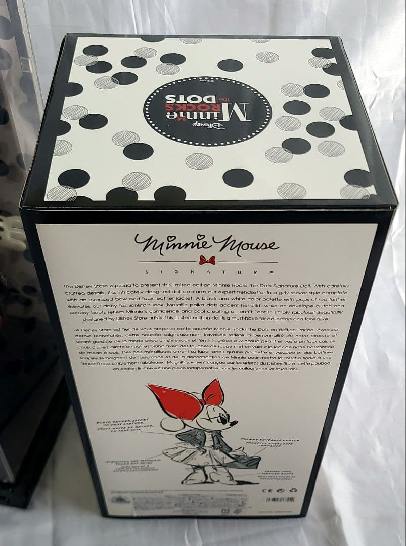 ミニーシグネチャードール Minnie Mouse Signature