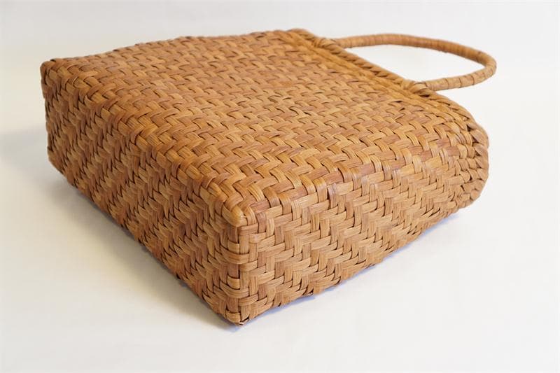 山葡萄 籠 かごバッグ 網代編・未使用品・やまぶどう籠・美品　趣のある逸品です