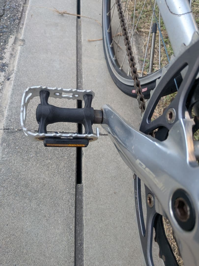 クロスバイク シルバー ２７段 ループキー２本付