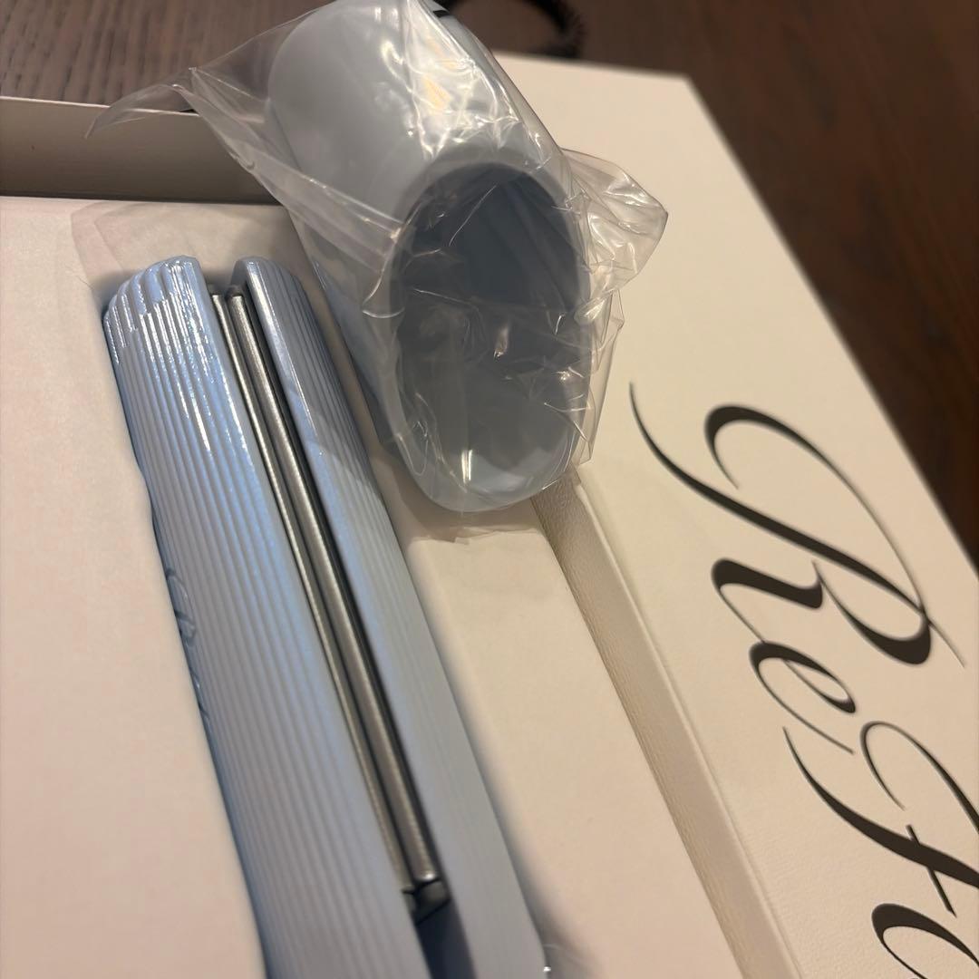 【最新リファ】ストレートアイロン プロ ホワイト 美品 ◎箱付き・送料込み