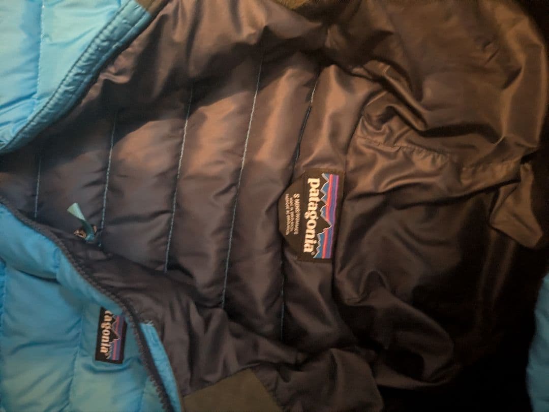 Patagonia　ダウンセーターフーディ　ブルー