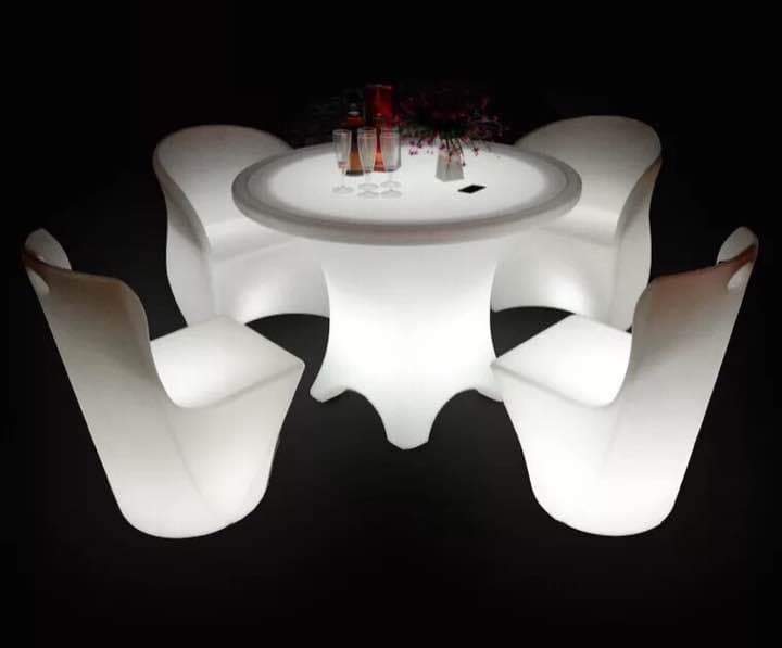 新品未使用 16色に光るテーブル