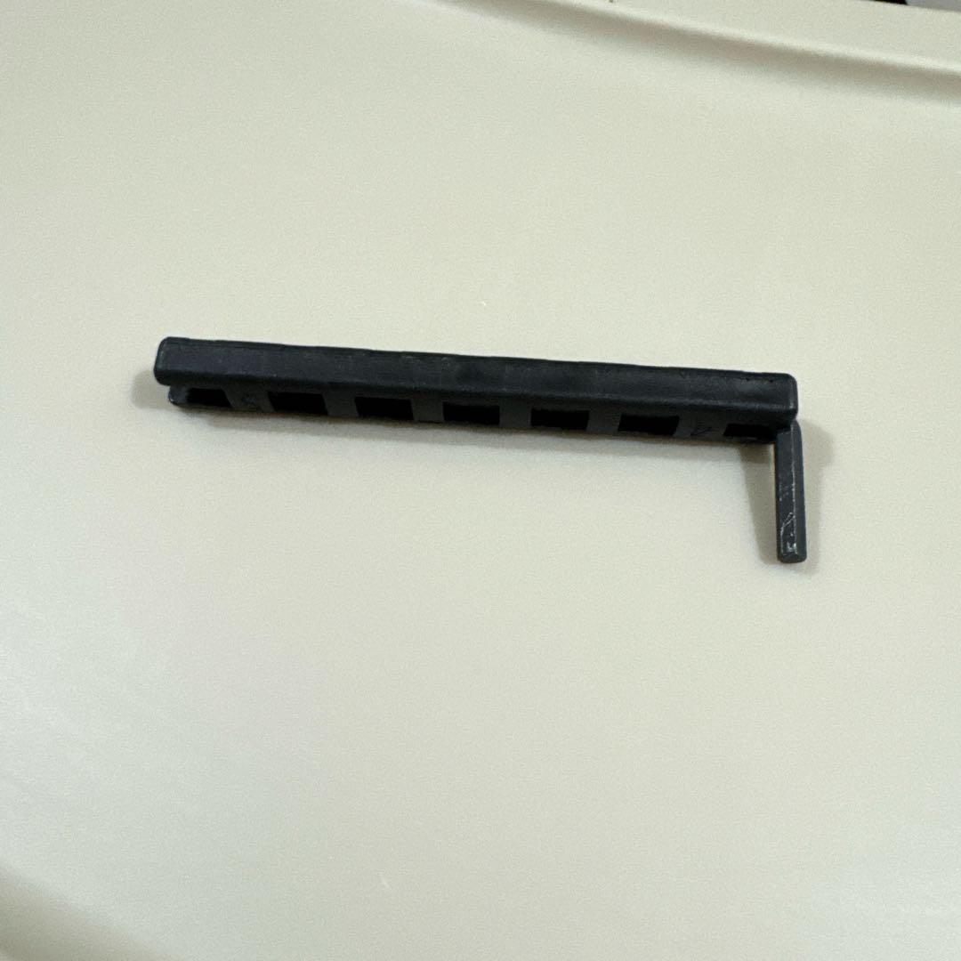 人気色✨ヤトミ NOVUS ノウス ベビーハイチェア グレージュ 付属品あり