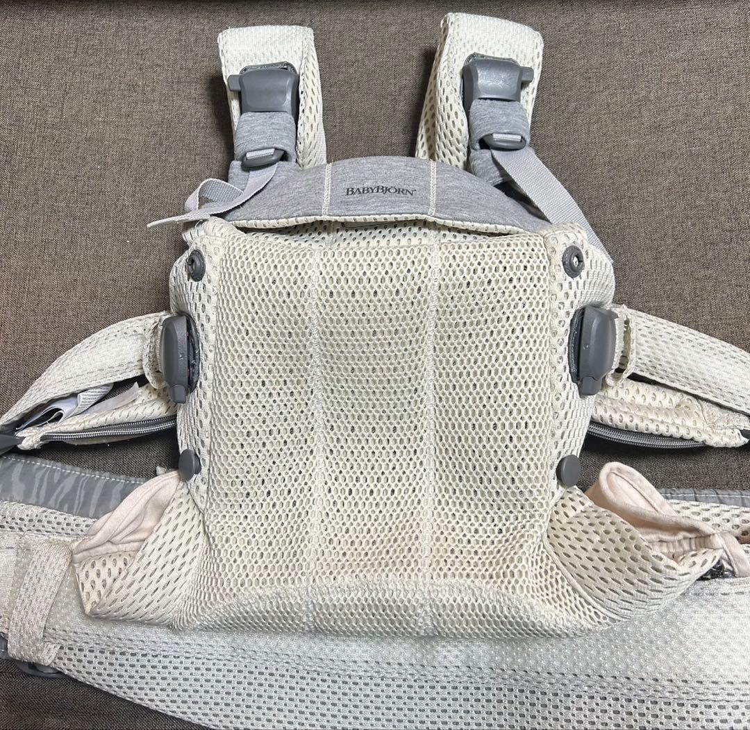 ベビービョルン　ハーモニー　抱っこ紐　クリーム